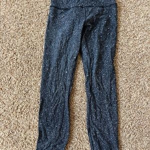 Lululemon Align 23” leggings. Black with white